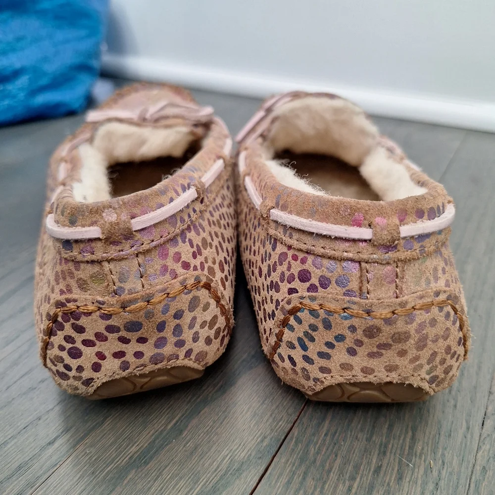 UGG Dakota Spots Slipper Kids size 5